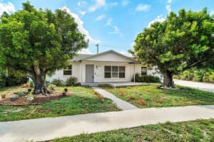 403 S 13th Court, Lantana