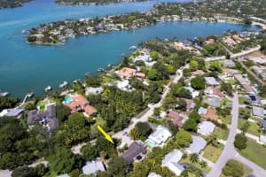 229 W Riverside Drive, Jupiter, FL 33469 Sold 09/17/25