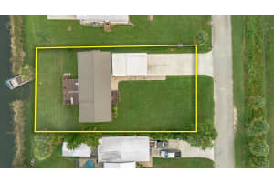 1215 Friendship Drive NE, Moore Haven, FL 33471 Sold 12/19/25