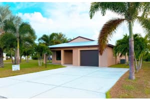 2 Camino Del Rio, Port Saint Lucie, FL 34952 - MLS#R11118773