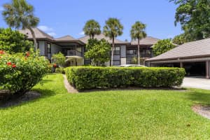 13329 Polo Club Road 105, Wellington