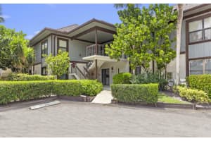13329 Polo Club Road 105, Wellington