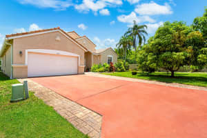 9424 Lago Drive, Boynton Beach, FL 33472 Sold 08/26/25