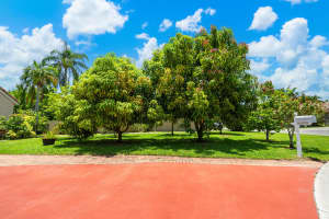 9424 Lago Drive, Boynton Beach, FL 33472 Sold 08/26/25
