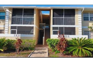 1537 Se Royal Green Circle 202, Port Saint Lucie
