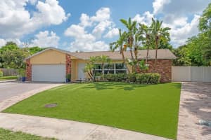 1460 Woodcrest Road E, West Palm Beach