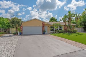 1460 Woodcrest Road E, West Palm Beach, FL 33417 - MLS#R11118902