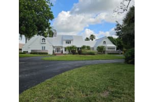 1565 Sw Saint Andrews Drive, Palm City