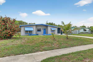 106 NE Entrada Avenue, Port Saint Lucie, FL 34952 - MLS#R11119039