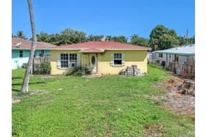 245 Ne 11th Street, Delray Beach