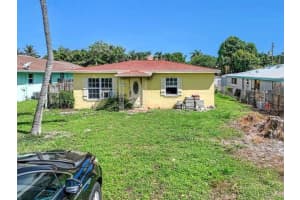 245 NE 11th Street NE, Delray Beach, FL 33444 Sold 01/20/26