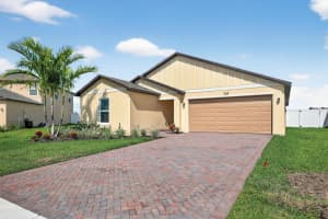 728 Carlyle Way E, Fort Pierce, FL 34947 - MLS#R11119231