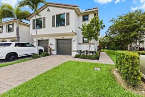 6019 Woods Edge Circle, Riviera Beach, FL 33410 - MLS#R11119346