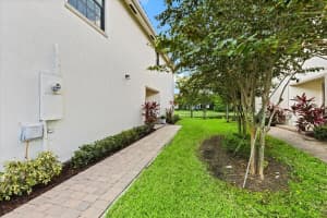 6019 Woods Edge Circle, Riviera Beach, FL 33410 - MLS#R11119346
