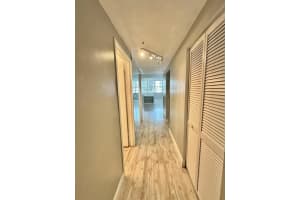 905 Brickell Bay Drive 1223, Miami, FL 33131 - MLS#R11119543