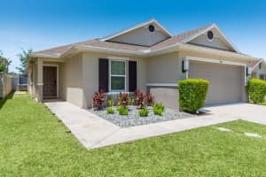 5940 NW Pine Trail Circle, Port Saint Lucie, FL 34983 - MLS#R11119580