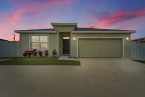 418 Nw Airoso Boulevard, Port Saint Lucie