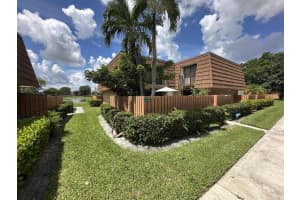 246 Charter Way, West Palm Beach