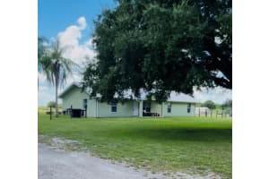 340 Pine Lane, Clewiston
