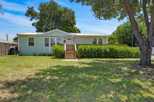 909 Se Hibiscus Avenue, Stuart
