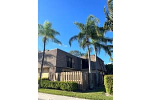 4204 Waterview Circle, Palm Springs, FL 33461 Sold 11/25/25