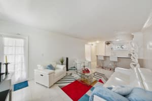 2581 N Garden Drive 206, Lake Worth