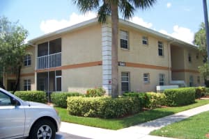 1564 Se Royal Green Circle U-103, Port Saint Lucie
