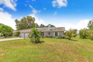 910 Liberty Lane, Auburndale, FL 33823 - MLS#R11120017