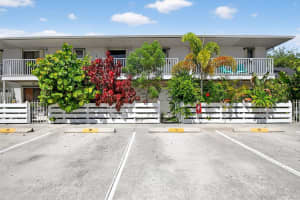 326 W Pine 19 Street 19, Lantana