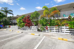 326 W Pine 19 Street 19, Lantana, FL 33462 - MLS#R11120071