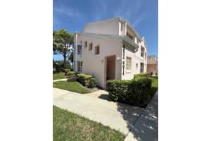 802 Muirfield Court 802a, Jupiter