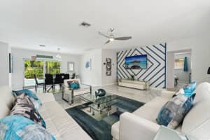 1243 Garfield, Hollywood, FL 33019 - MLS#R11120099