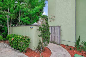 111 Lake Avenue 7, Lake Worth Beach, FL 33460 - MLS#R11120120