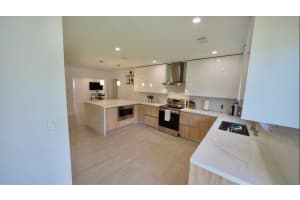 871 NE 27th Avenue, Pompano Beach, FL 33062 - MLS#R11120154