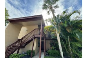 2502 Lakeview Circle, Royal Palm Beach
