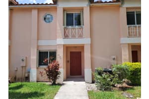 871 Nw 208th Circle, Pembroke Pines
