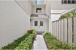 16942 Waterbend Drive 258, Jupiter