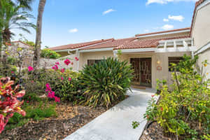 25 Glens Drive W, Boynton Beach