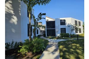 214 Lake Pointe Drive 111, Oakland Park