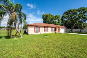 2175 SE Heathwood Circle, Port Saint Lucie, FL 34952 - MLS#R11120351