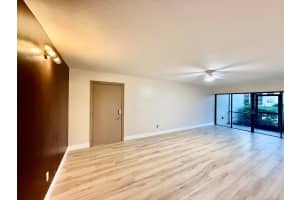 2050 Oleander Boulevard 3-101, Fort Pierce, FL 34950 - MLS#R11120358