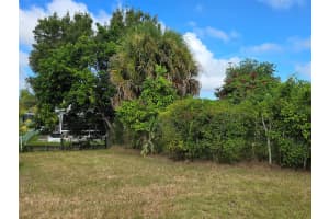 182 SE Riverbend Street, Stuart, FL 34997 - MLS#R11120394