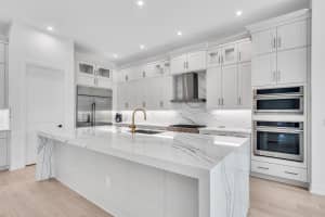 2989 Sw Goldenglow Drive, Palm City