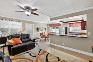 536 S Durham Circle Circle, Deerfield Beach, FL 33442 - MLS#R11120428