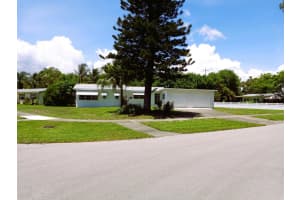 800 Alamanda Drive, North Palm Beach