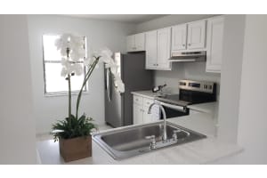 1210 Lakeview Drive E, Royal Palm Beach