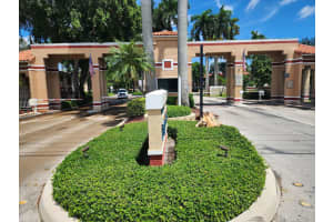 11972 Nw 11th Street 11972, Pembroke Pines