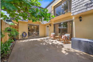 226 Lake Arbor Drive, Palm Springs