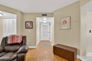 3871 Via Poinciana 404, Lake Worth