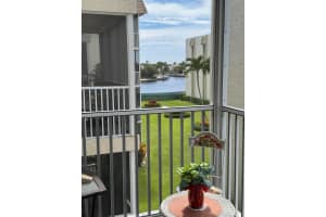 650 Snug Harbor Drive, Boynton Beach, FL 33435 - MLS#R11120588